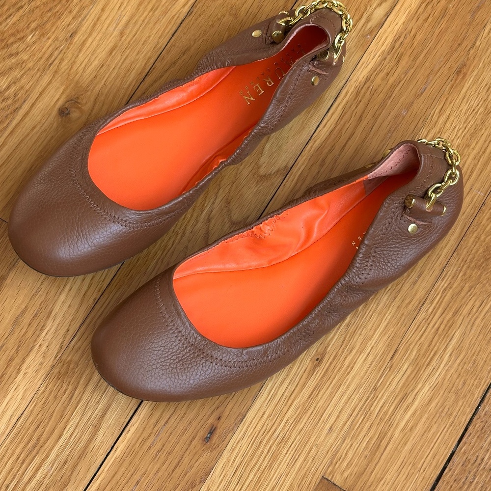 Lauren flexible leather flats with golden detail